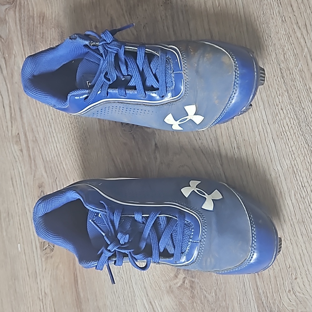 Cleats - Picture 2 of 4